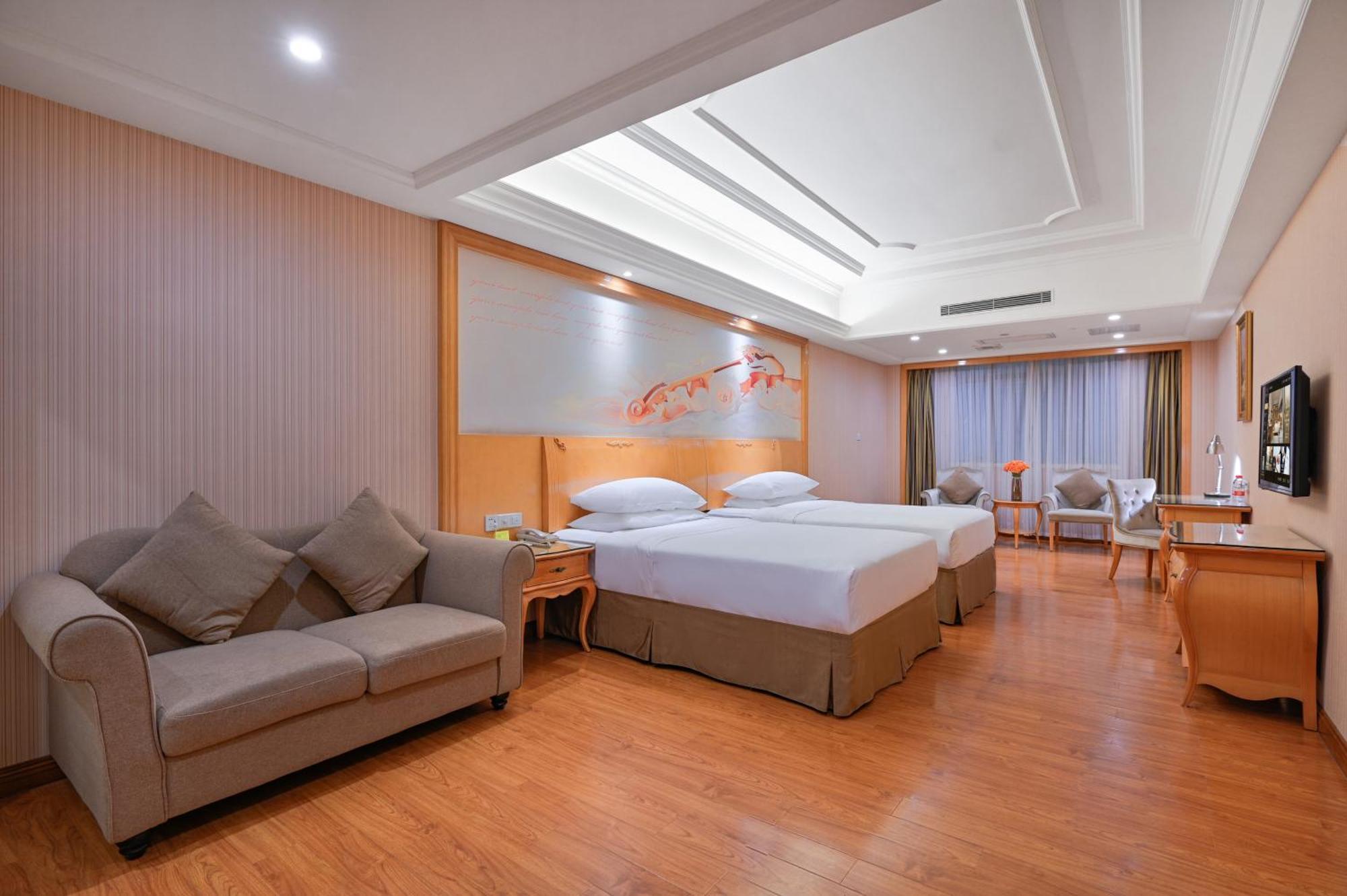 Vienna International Hotel Guangzhou Baiyun International Conference Center Exterior photo